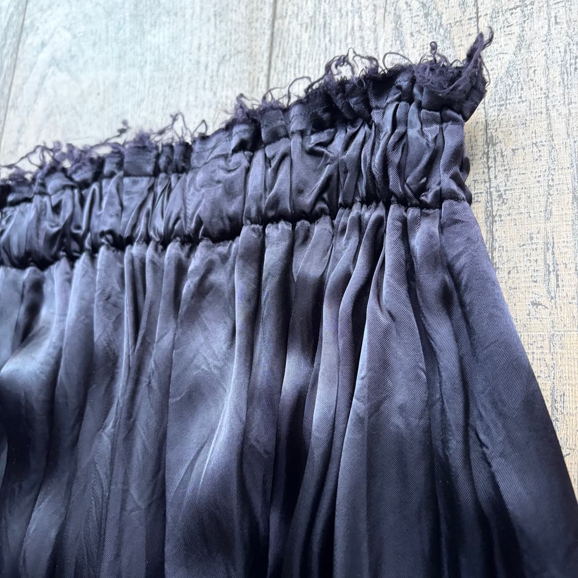 Distressed Shirring Cupra Skirt  상품이미지2