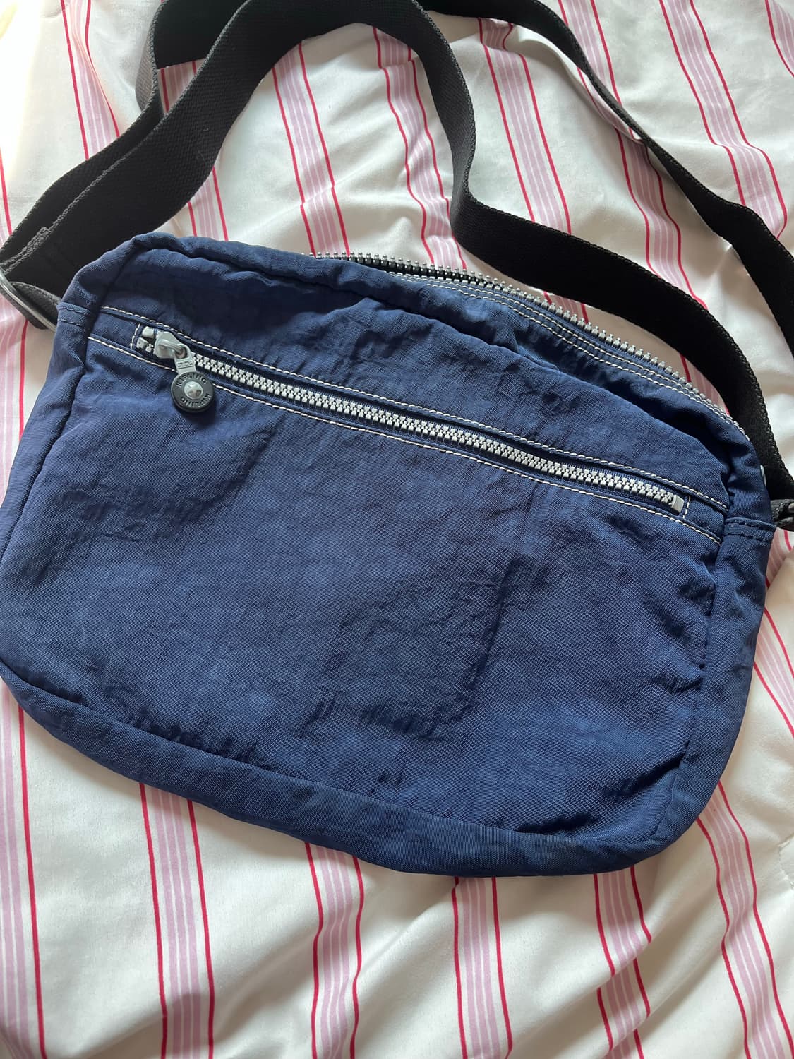 키플링 네이비 크로스백 상품이미지3