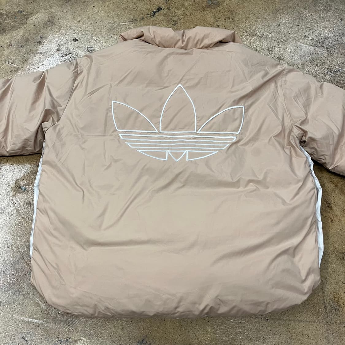 아디다스 베이지 브라운 화이트 양면 리버시블 패딩 상품이미지5