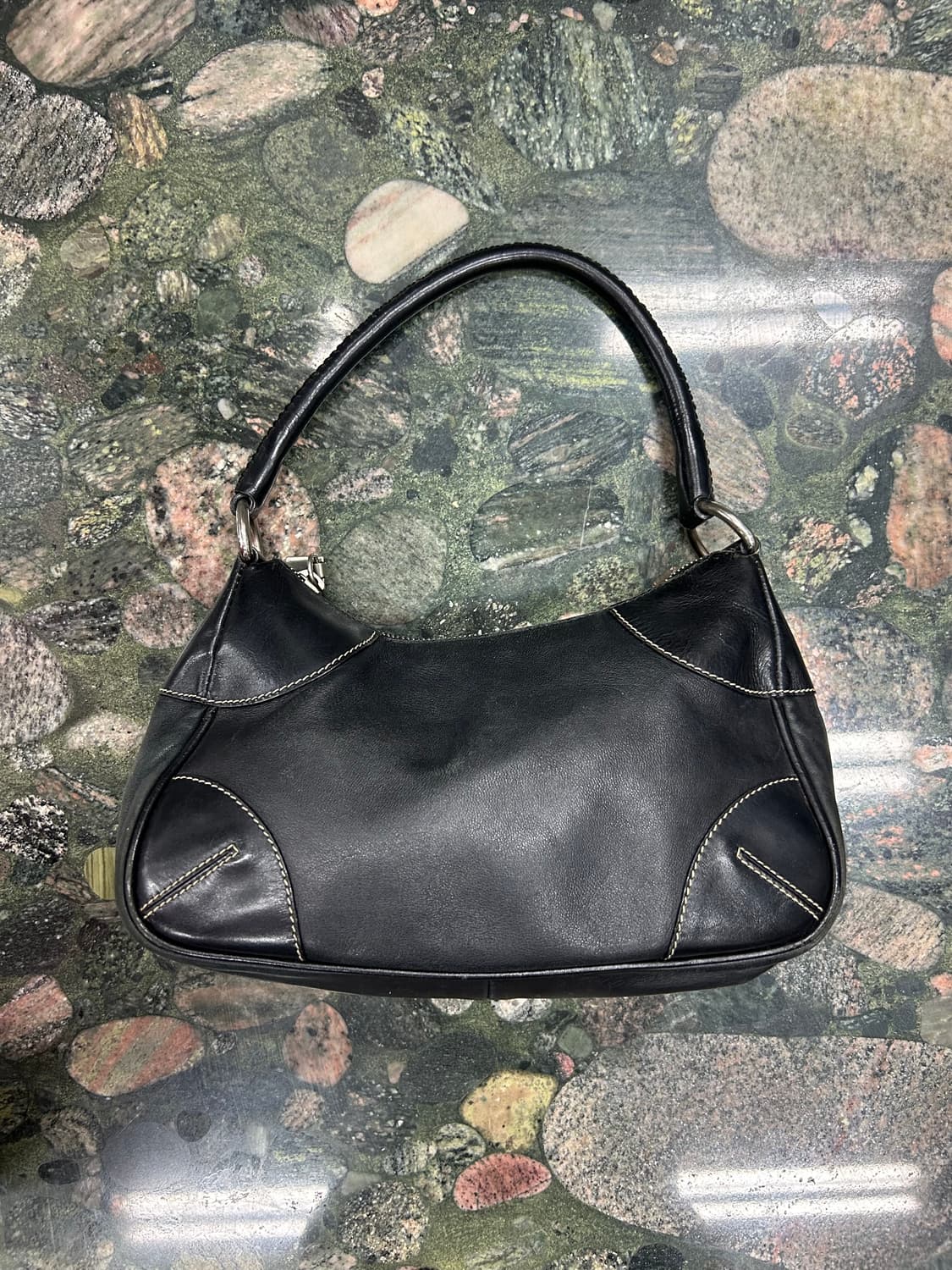 PRADA 프라다 블랙 레더 빈티지 호보백 상품이미지3