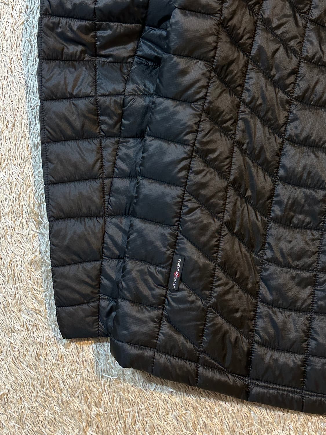 노스페이스 써모볼 퀼팅 경량패딩 올블랙 상품이미지5