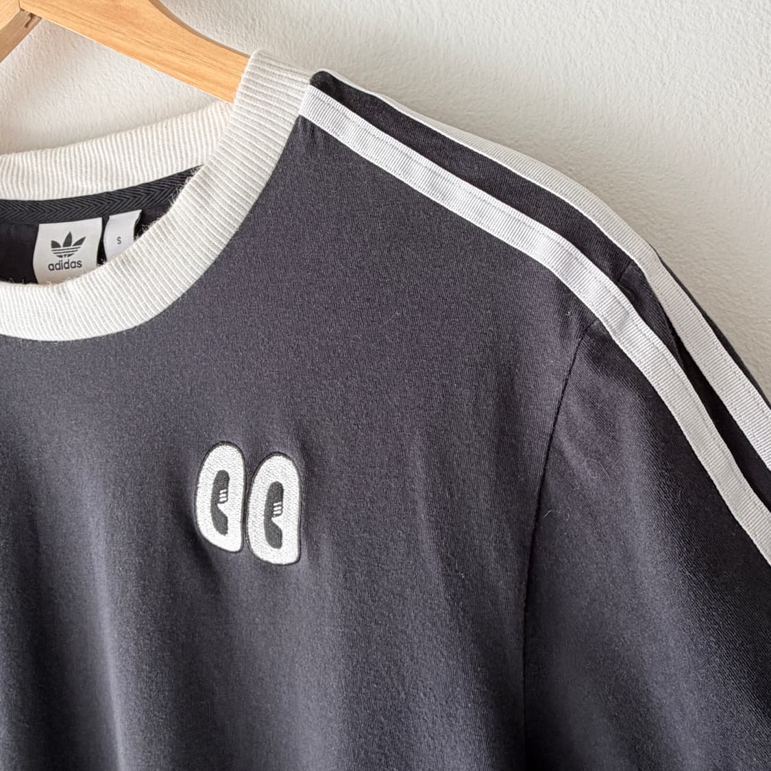 [S] 아디다스 해티스튜어트 눈알 반팔티 상품이미지3