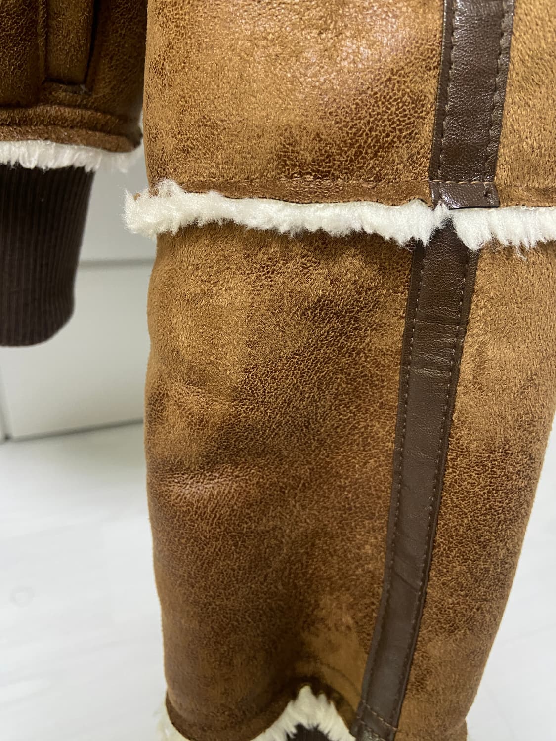 페일제이드 크랙 스웨이드 시어링 자켓 무스탕 브라운 상품이미지10