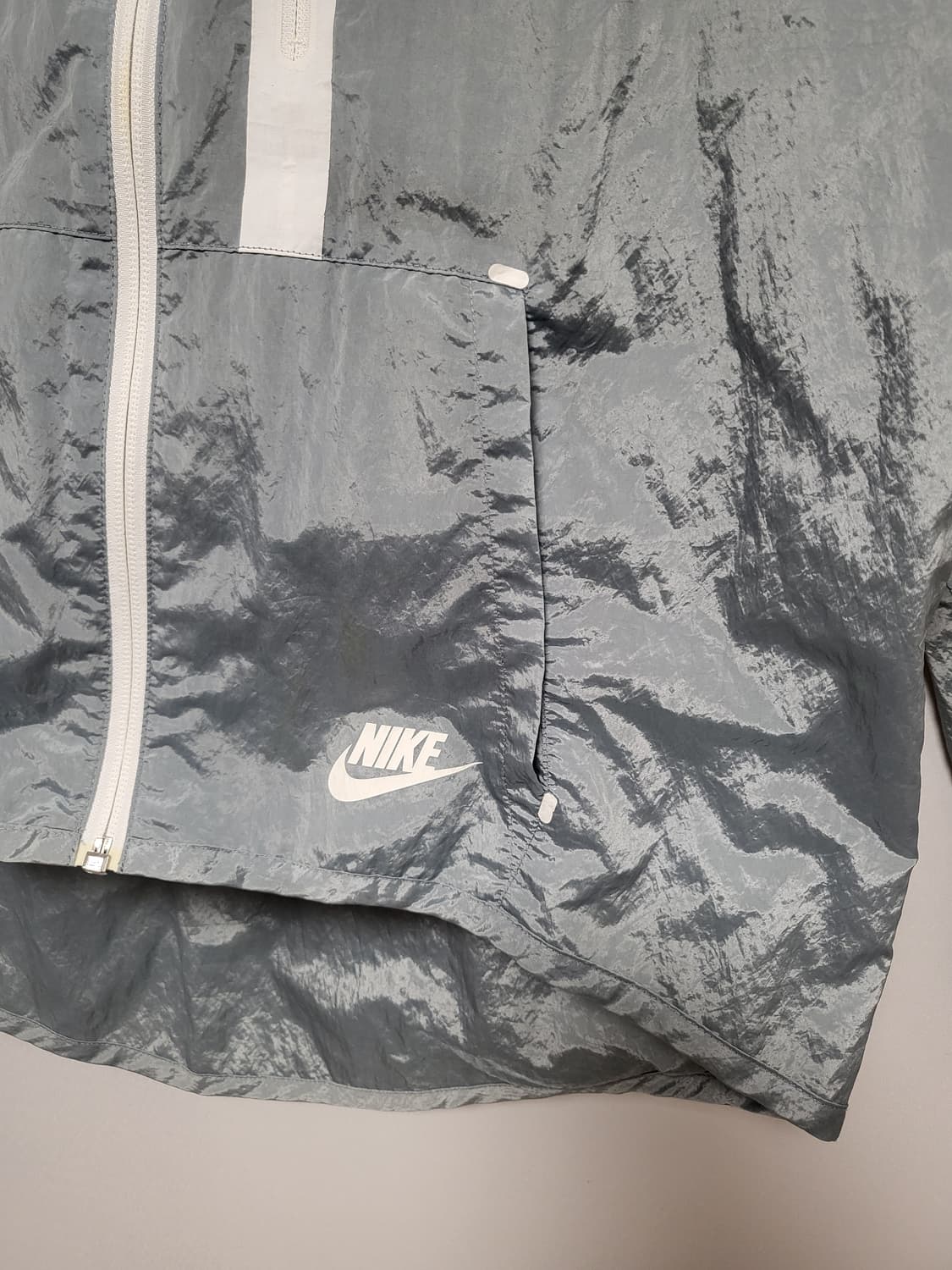 나이키 테크모토 여성 케이프 바람막이 상품이미지2