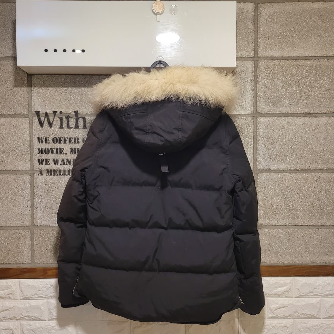 무스너클 쓰리쿼터 패딩 L 상품이미지2