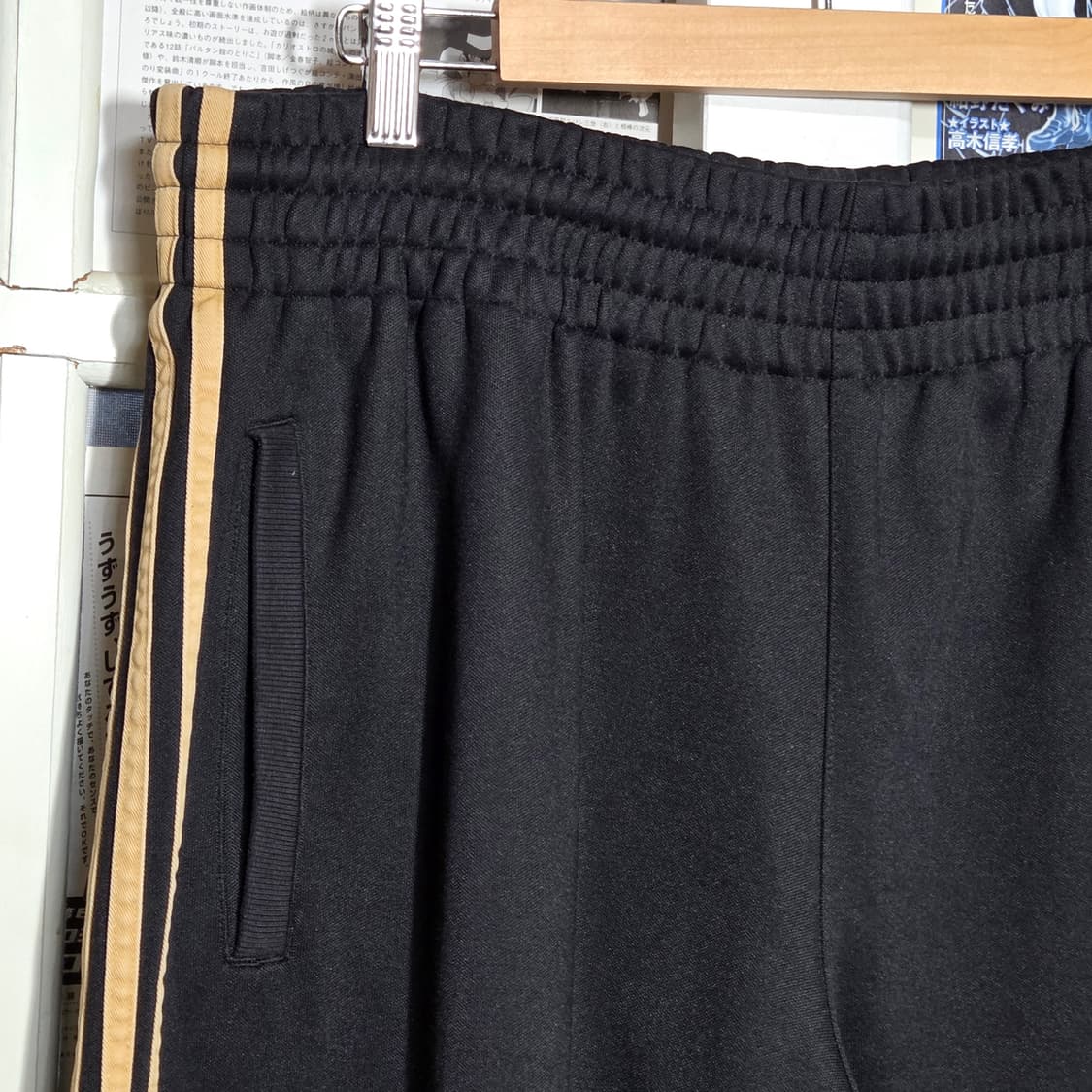 아디다스 블랙 앤 골드 와이드 트랙 팬츠 상품이미지4