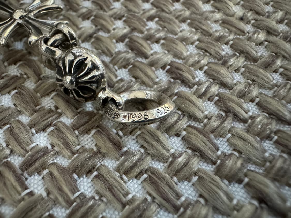 [새상품] 크롬하츠 원볼 타이니 크로스 팬던트 상품이미지3