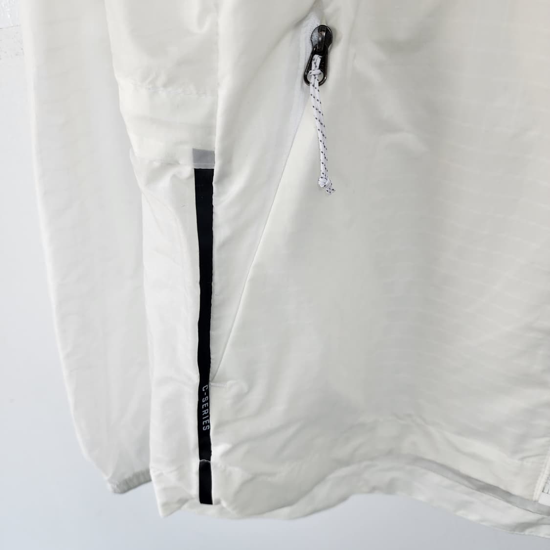 아이더 바람막이 화이트 후드 자켓 상품이미지3