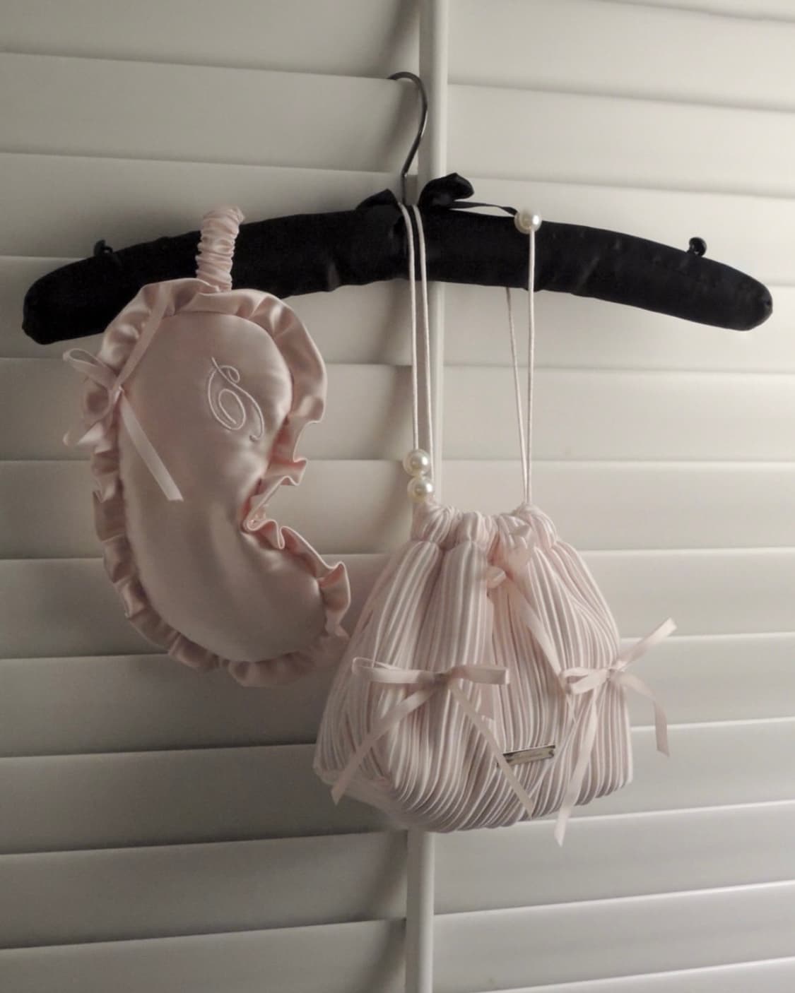 새상품) 페인오어플레져 수면안대 파우치 세트 상품이미지1