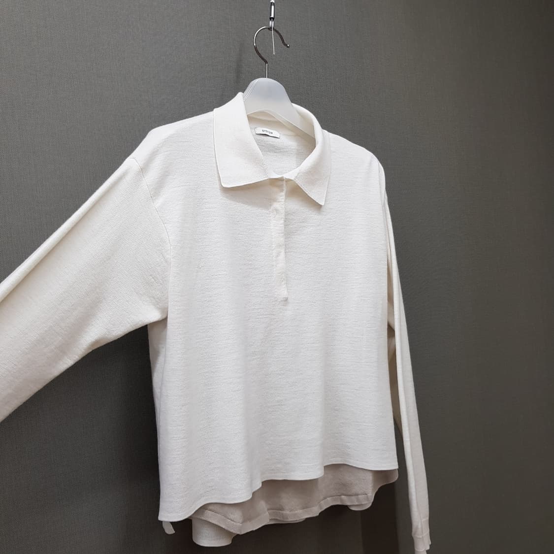 한섬 시스템 2024  레이어드 카라 니트 F사이즈 상품이미지4