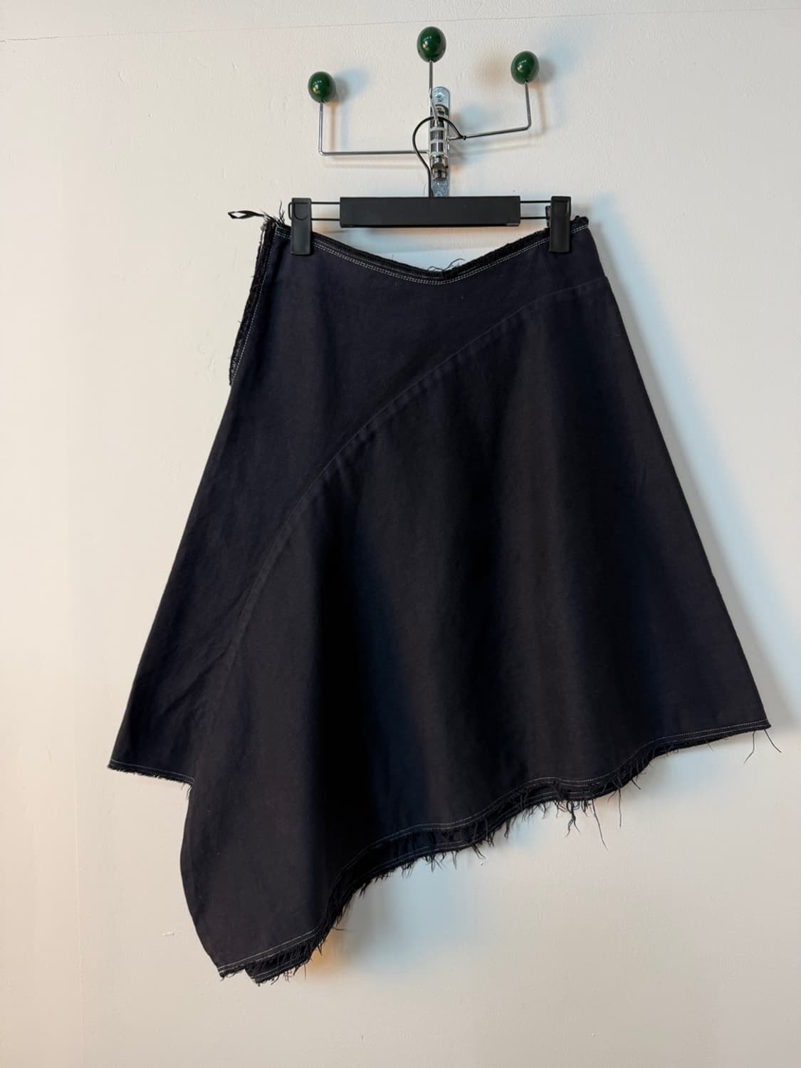 꼼데가르송 비대칭 미디 스커트  상품이미지1