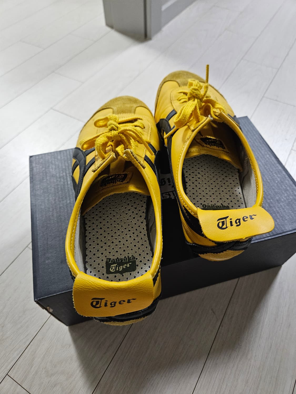 오니츠카 타이거 멕시코66 옐로우 블랙 280 상품이미지2