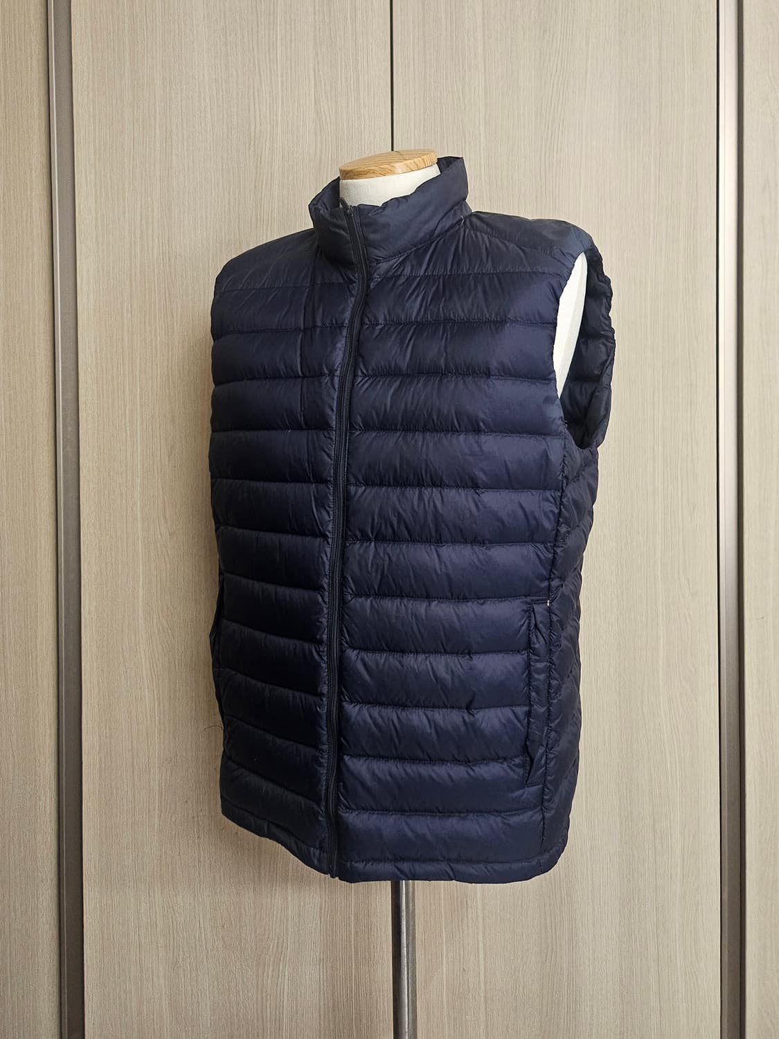 (새상품급)거위털 경량 패딩 조끼 네이비 (L / 100) 상품이미지3