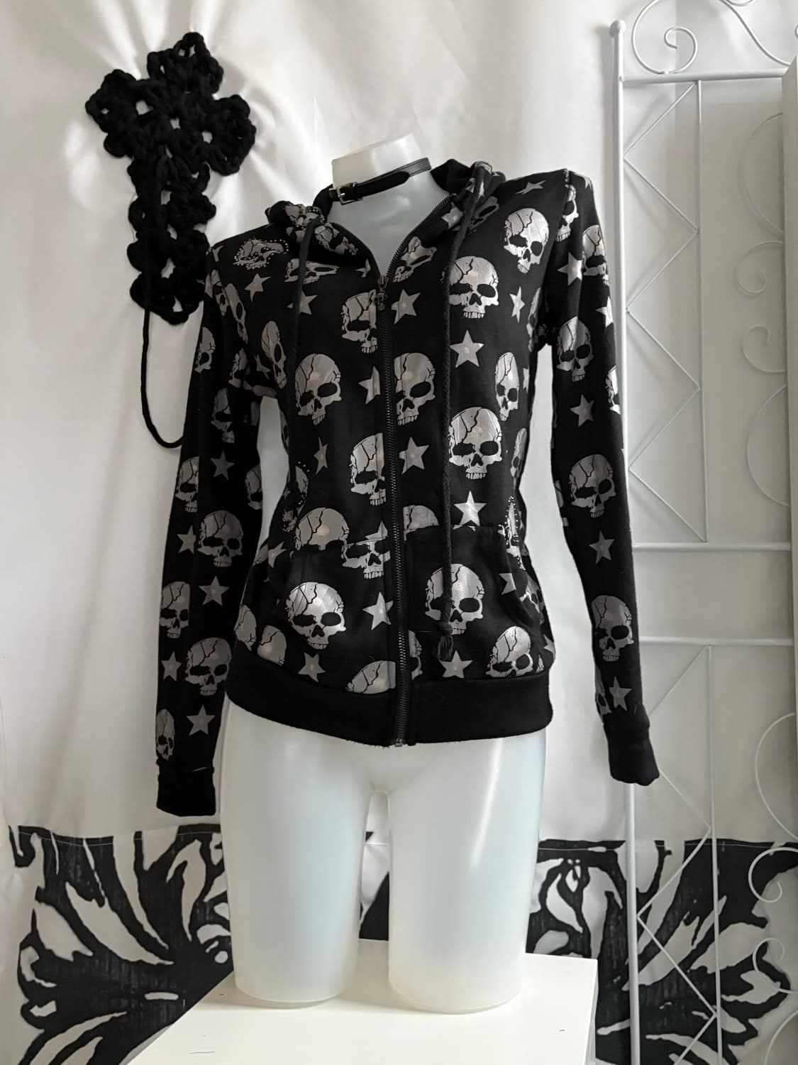 • Black Skull Hooded Zip-Up 상품이미지1