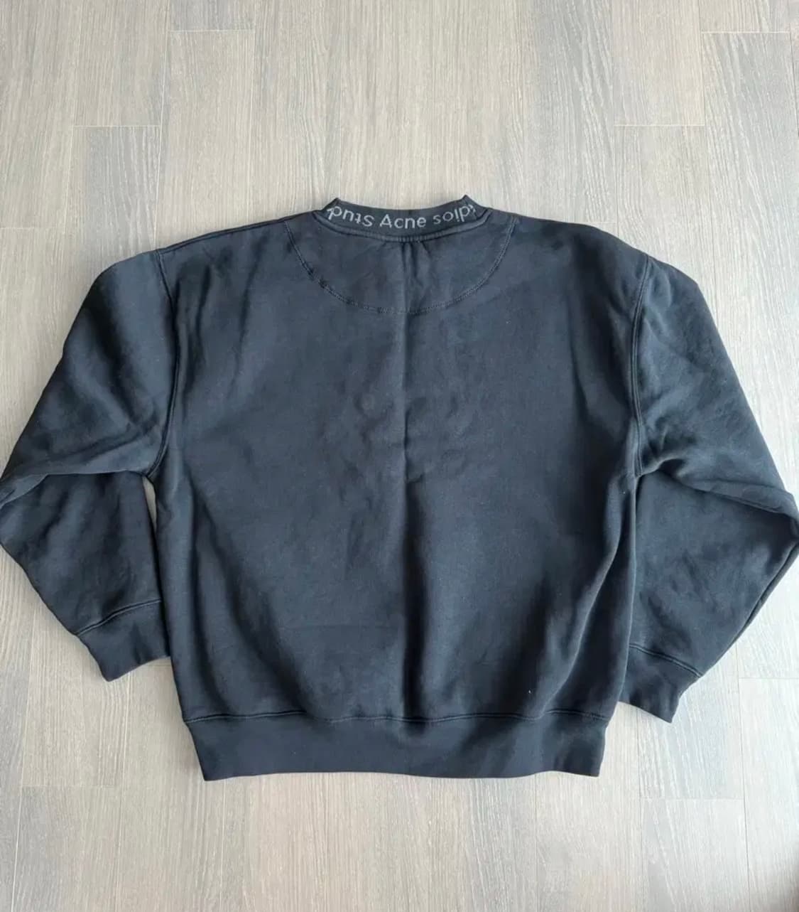 아크네 플로고 맨투맨 블랙 S 상품이미지2