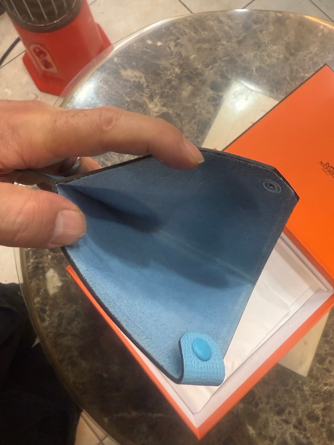 정품 에르메스 타막 여권 지갑 팝니다 상품이미지6