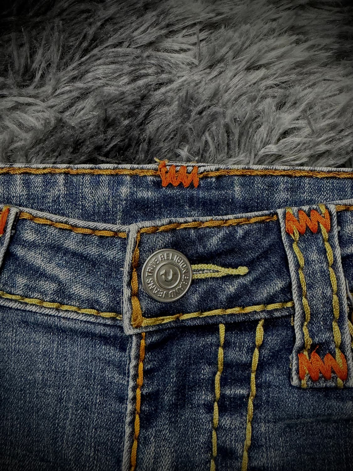 True Religion 오렌지 스티치 데님 숏팬츠 상품이미지8