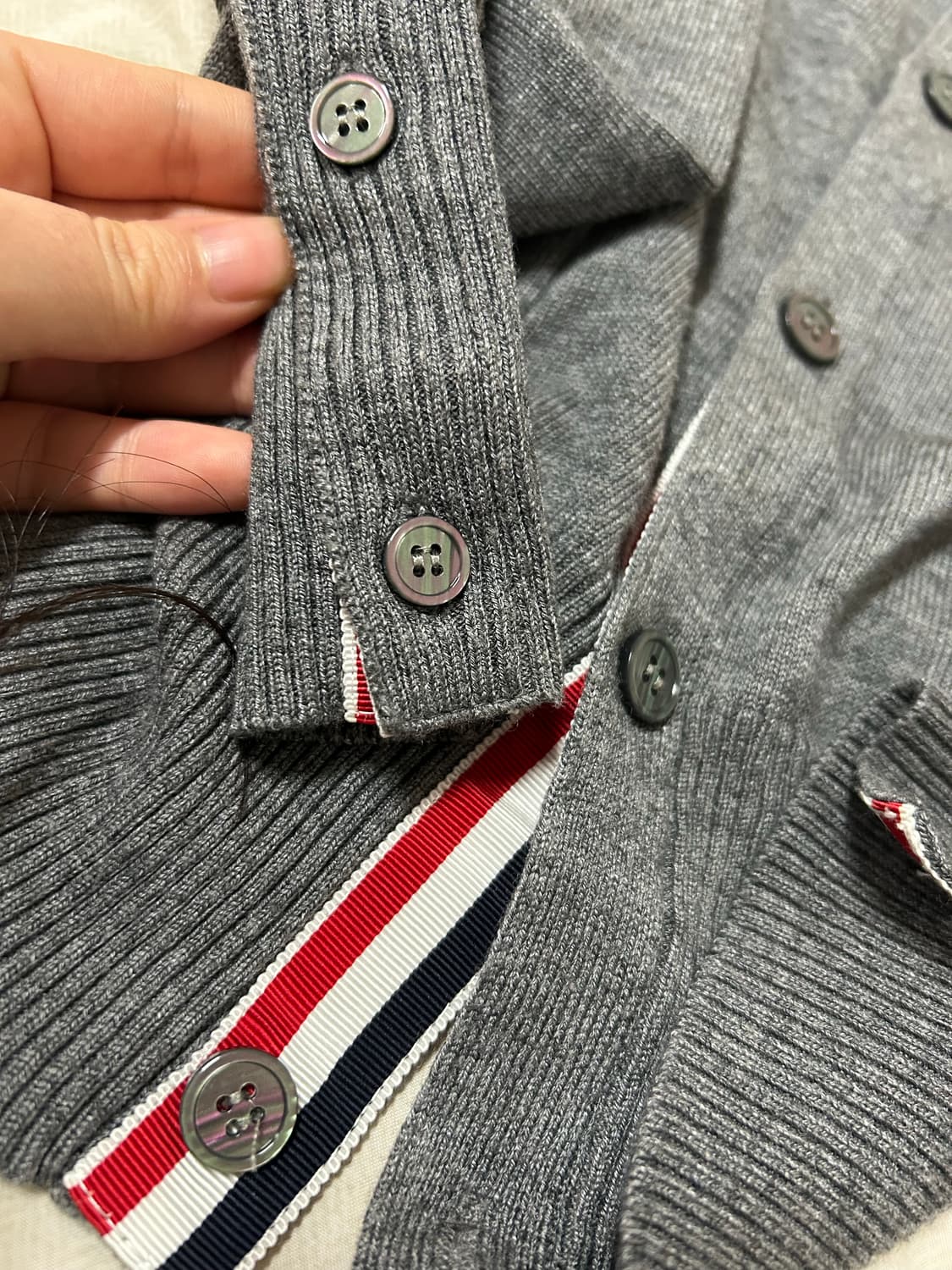 톰브라운 울 메리노 회색 가디건 남자 2사이즈 상품이미지6