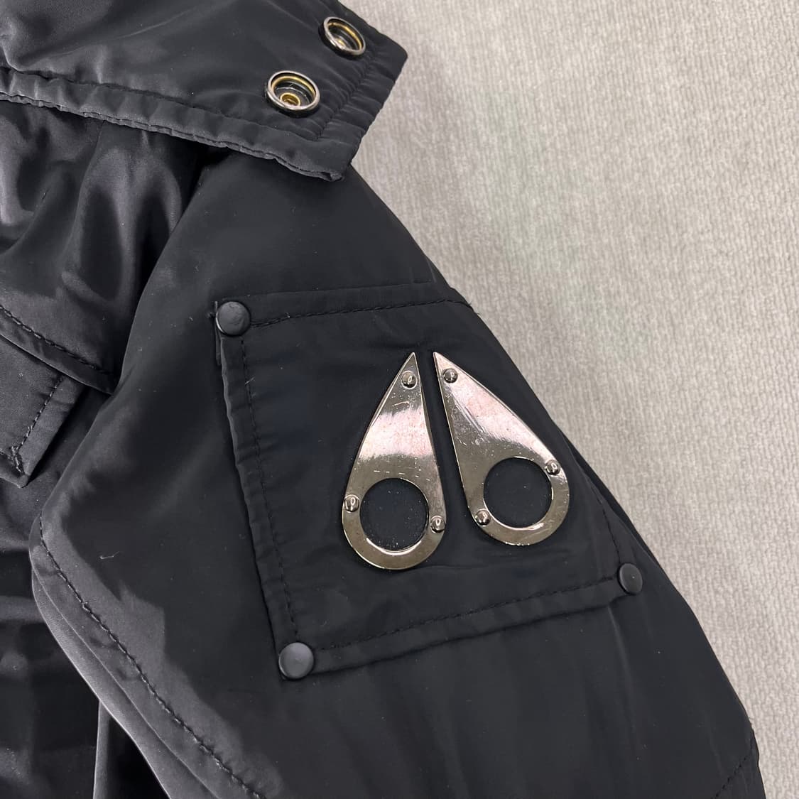 100 무스너클 스틸링 블랙 폭스퍼 구스다운 롱패딩 상품이미지3