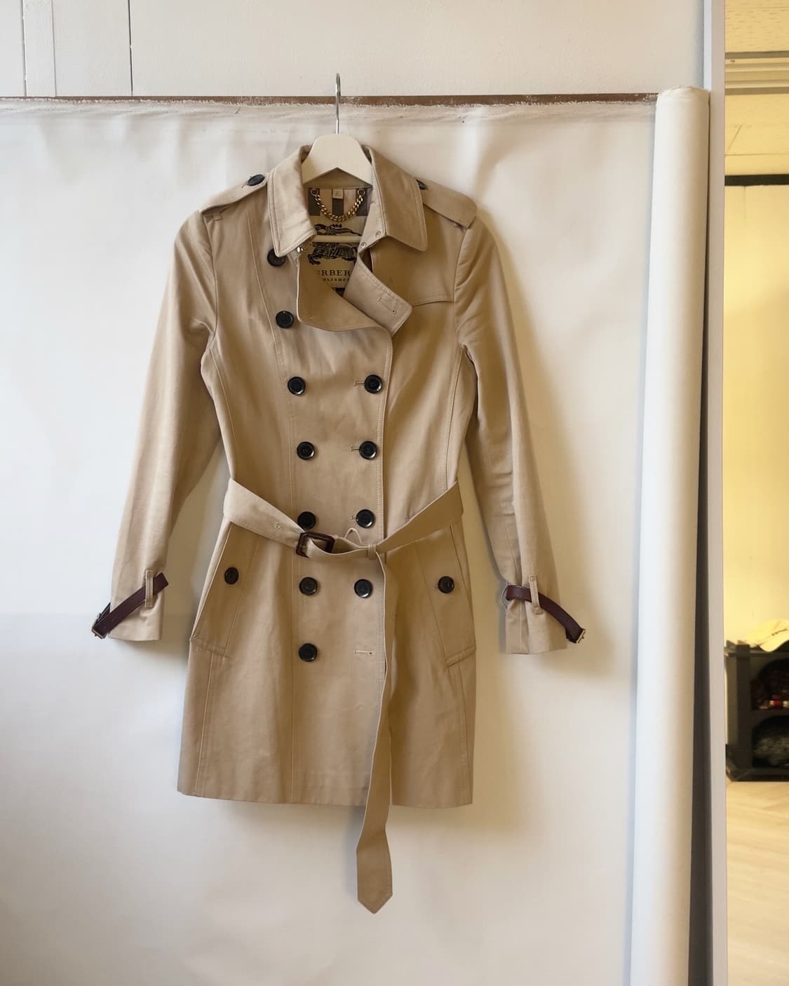 [BURBERRY] double breasted belted trench 상품이미지3