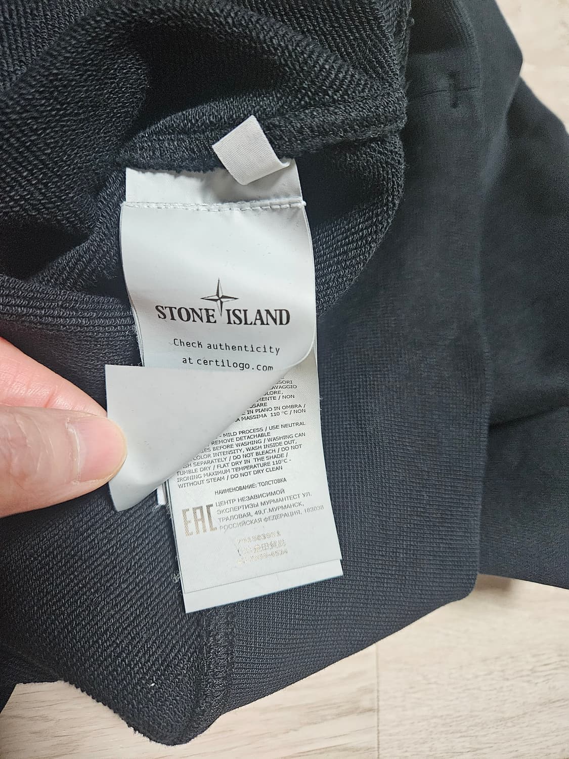 스톤아일랜드 63051 크루넥 스웨트셔츠 블랙 상품이미지5