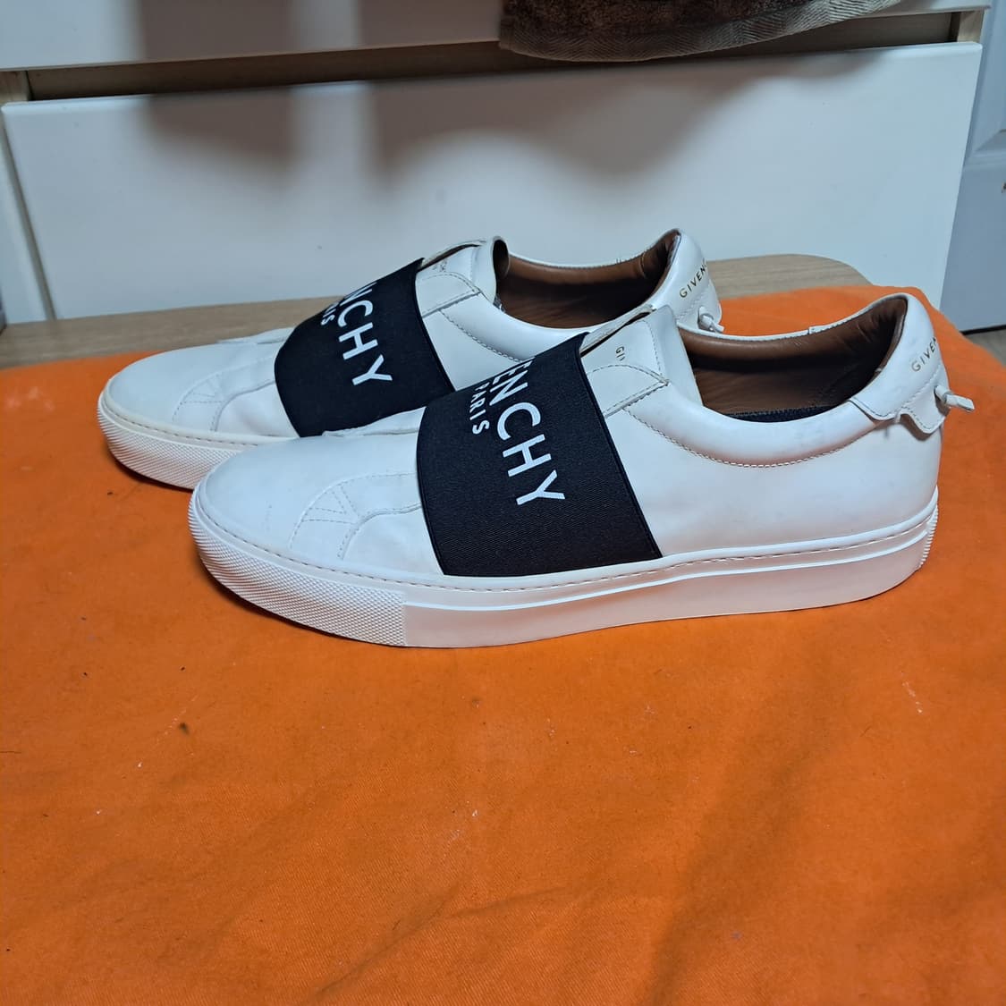 정품 지방시 어반 스트리트 밴딩 스니커즈 40(약 255~260) 상품이미지2