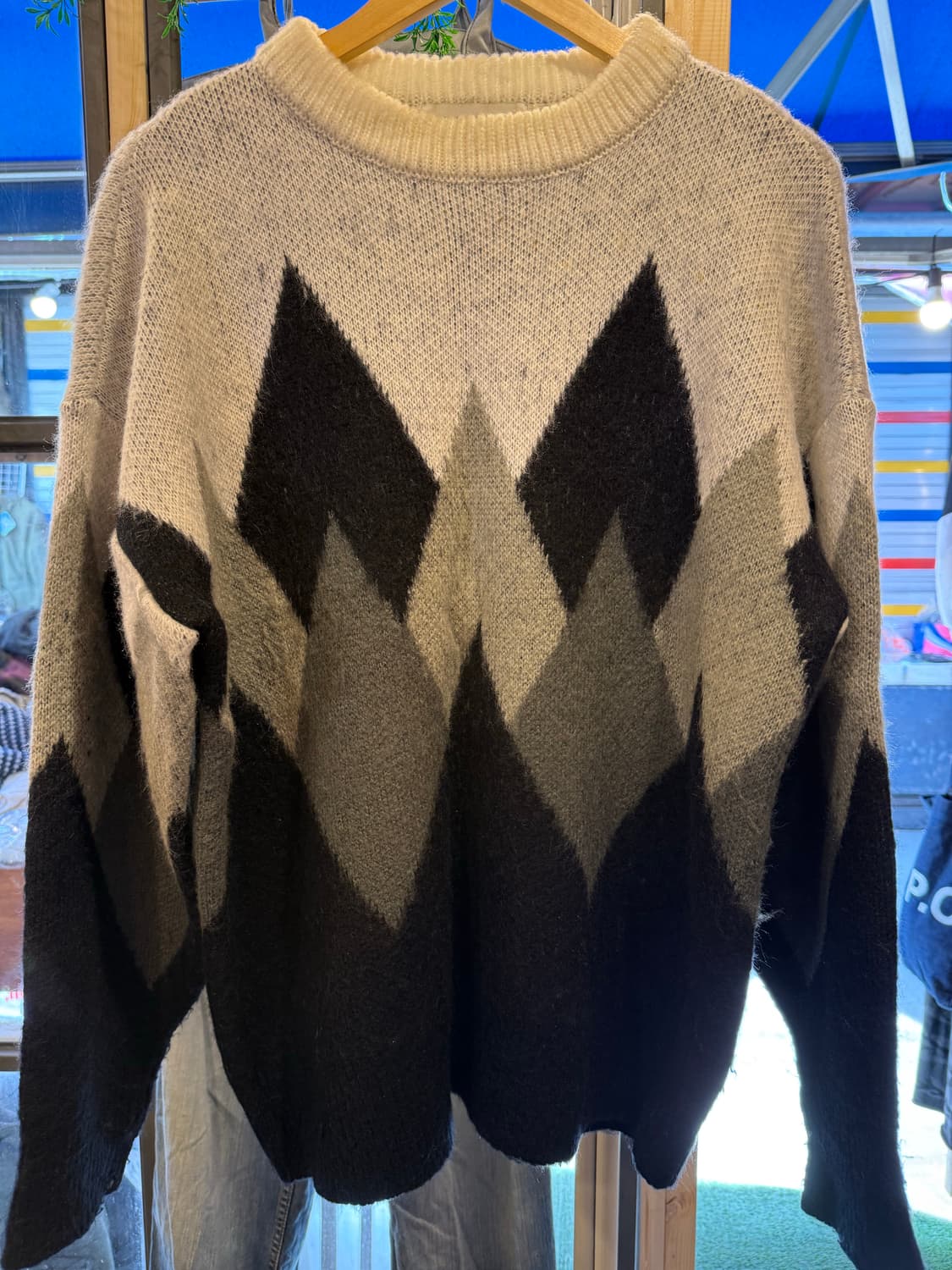 니티드 벌키 브러쉬 아가일 니트 상품이미지1