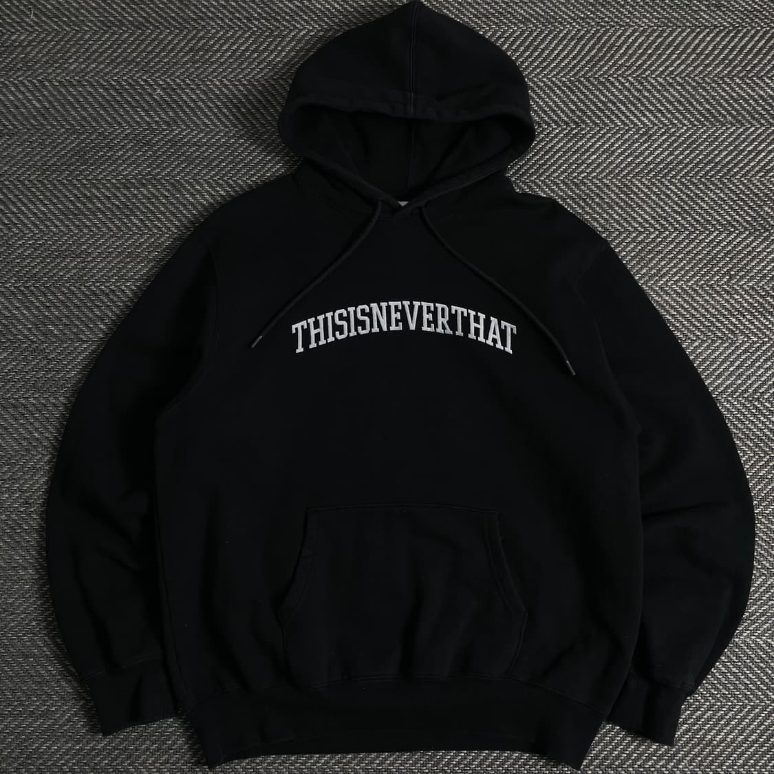 디스이즈네버댓 아치로고 박시핏 후드 티셔츠 y 3701 상품이미지2