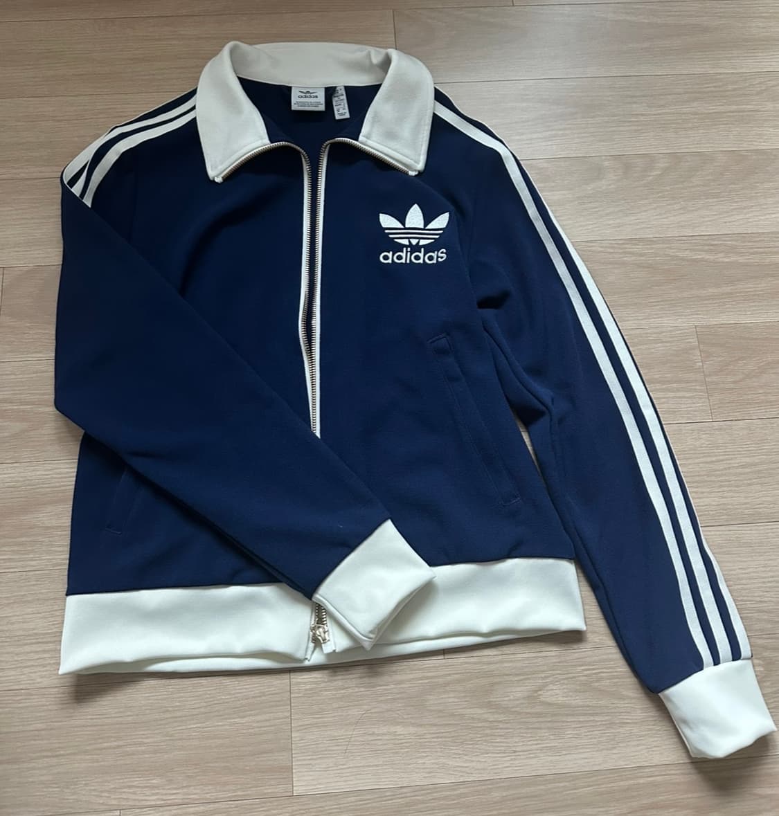 아디다스 트랙탑 상품이미지1