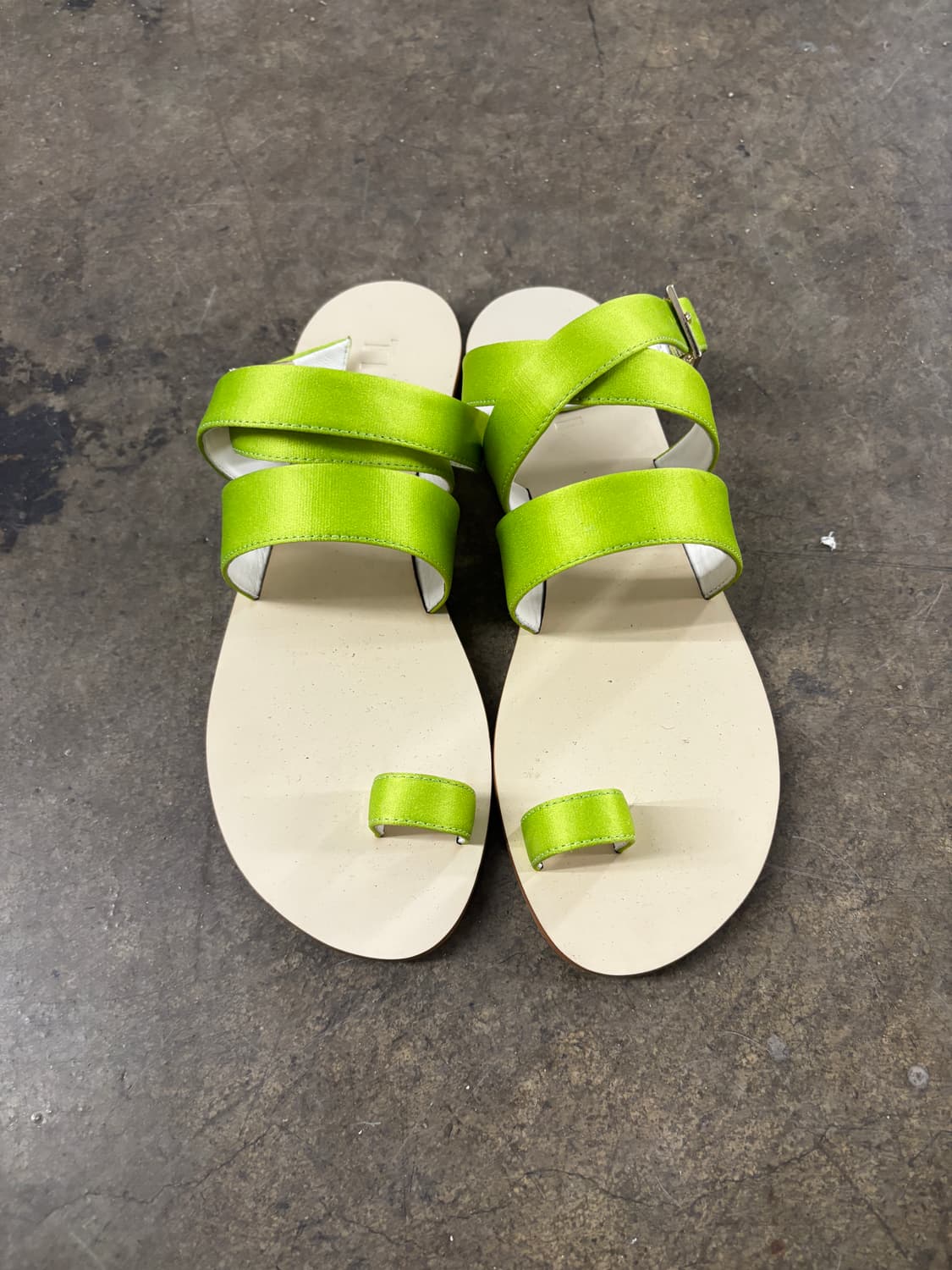LOQ 라임색 멀티 스트랩 토링 샌들 38 (한국사이즈 245) 상품이미지2