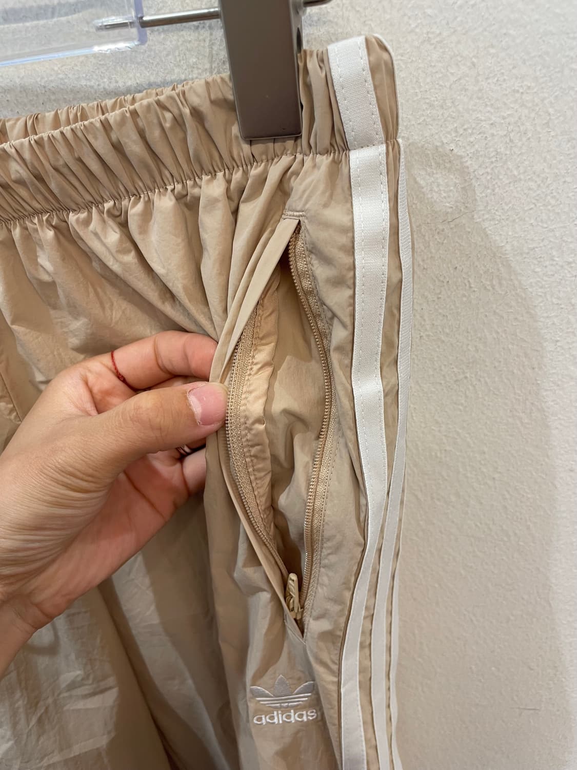 Adidas line pants beige 상품이미지4