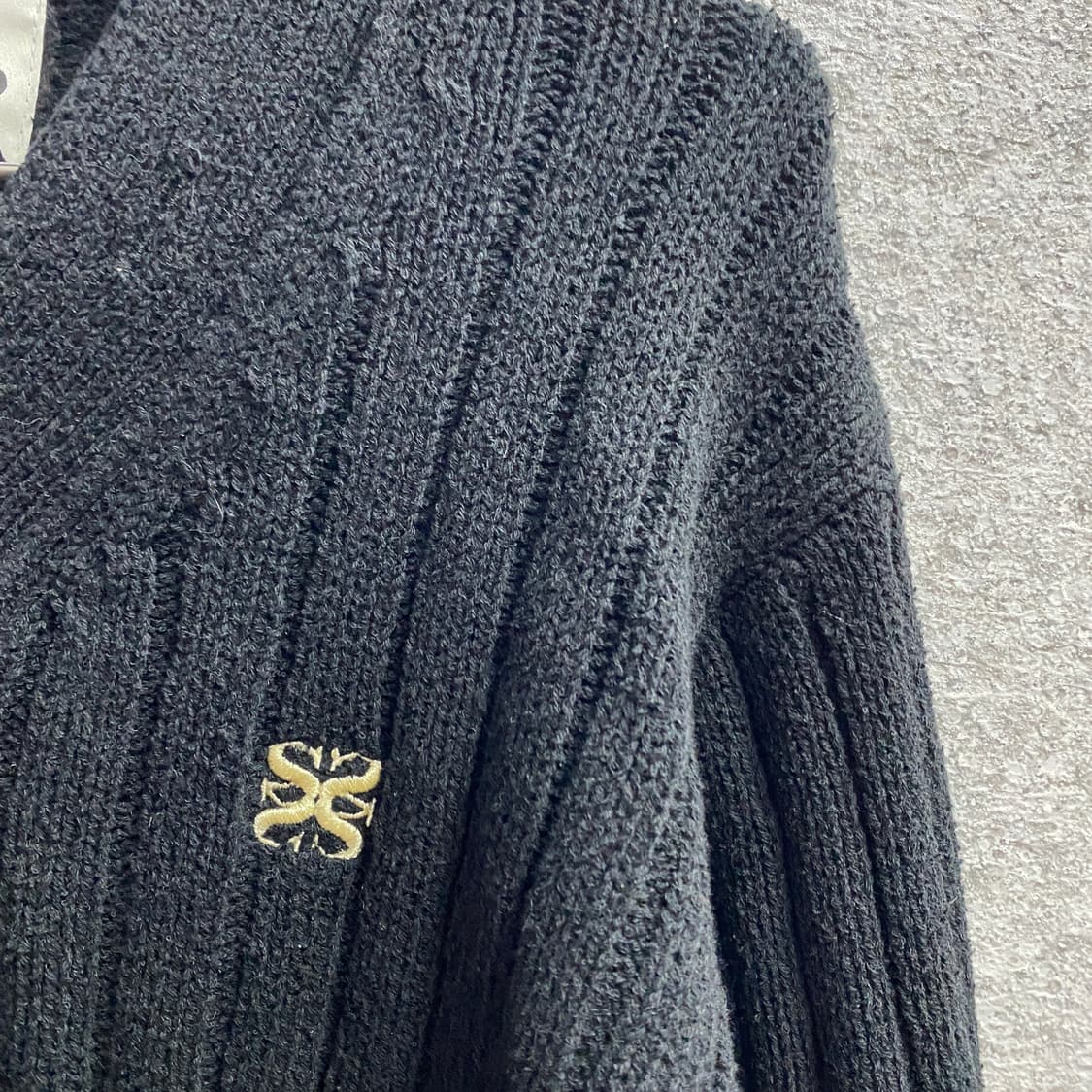 세터 파로 블랙 부클 가디건 B4105 상품이미지3