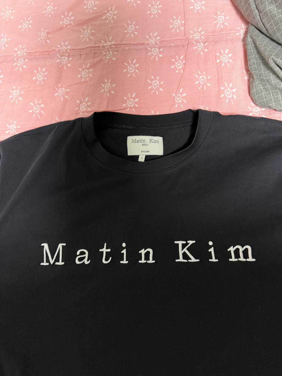 마뗑킴 반팔티 블랙 프리사이즈 실착1회 새상품급 판매 상품이미지3