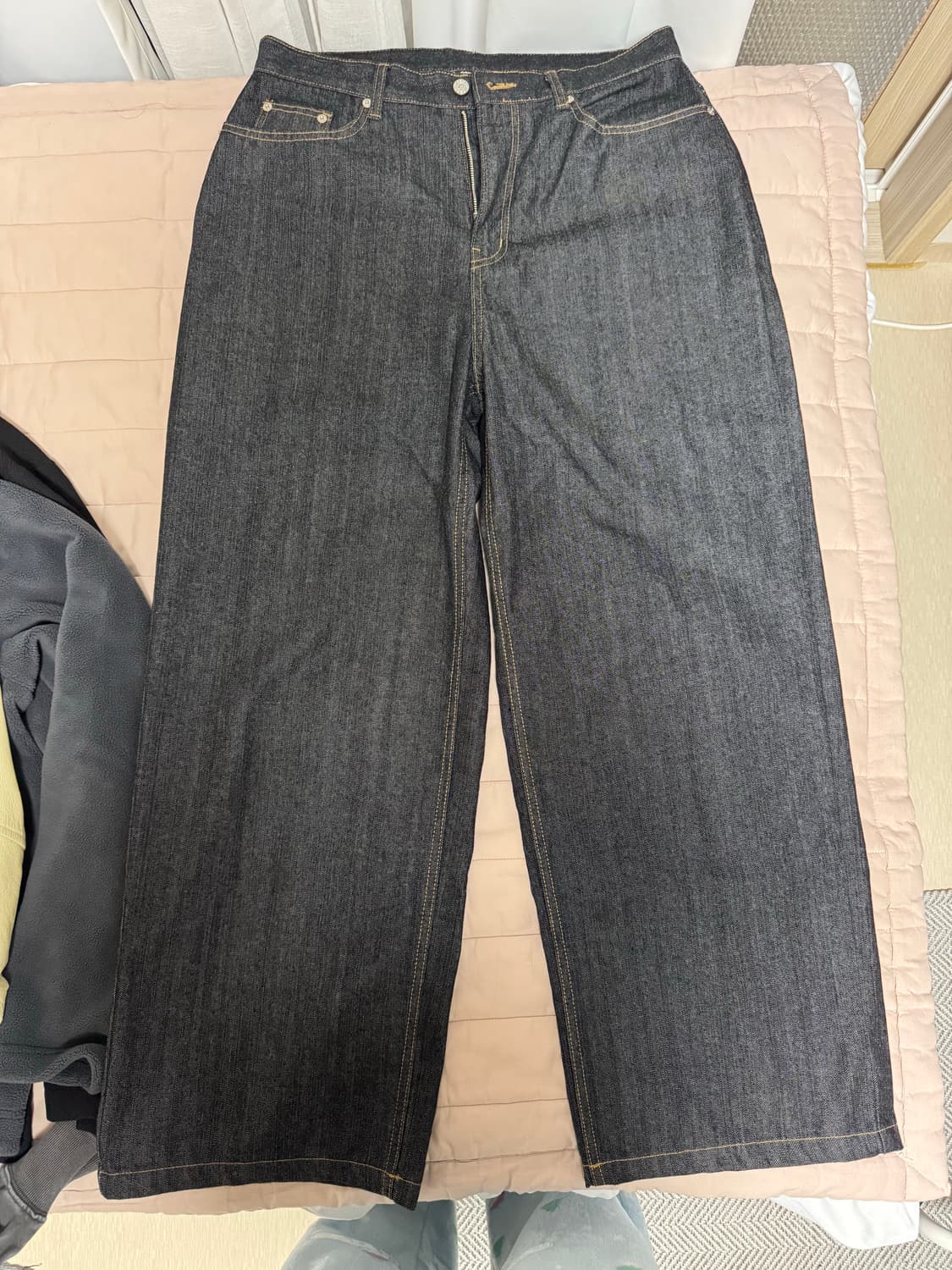 아캄 Leather Patch Denim Pants (Black) 상품이미지2