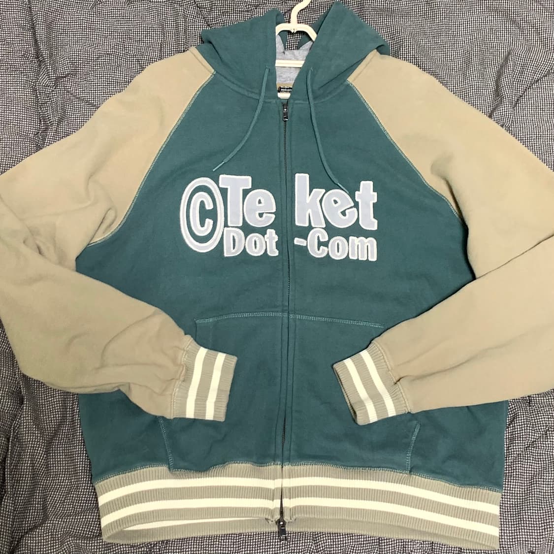 테켓 Tilted Zip-up Hoodie 후드집업 카키베이지 상품이미지2