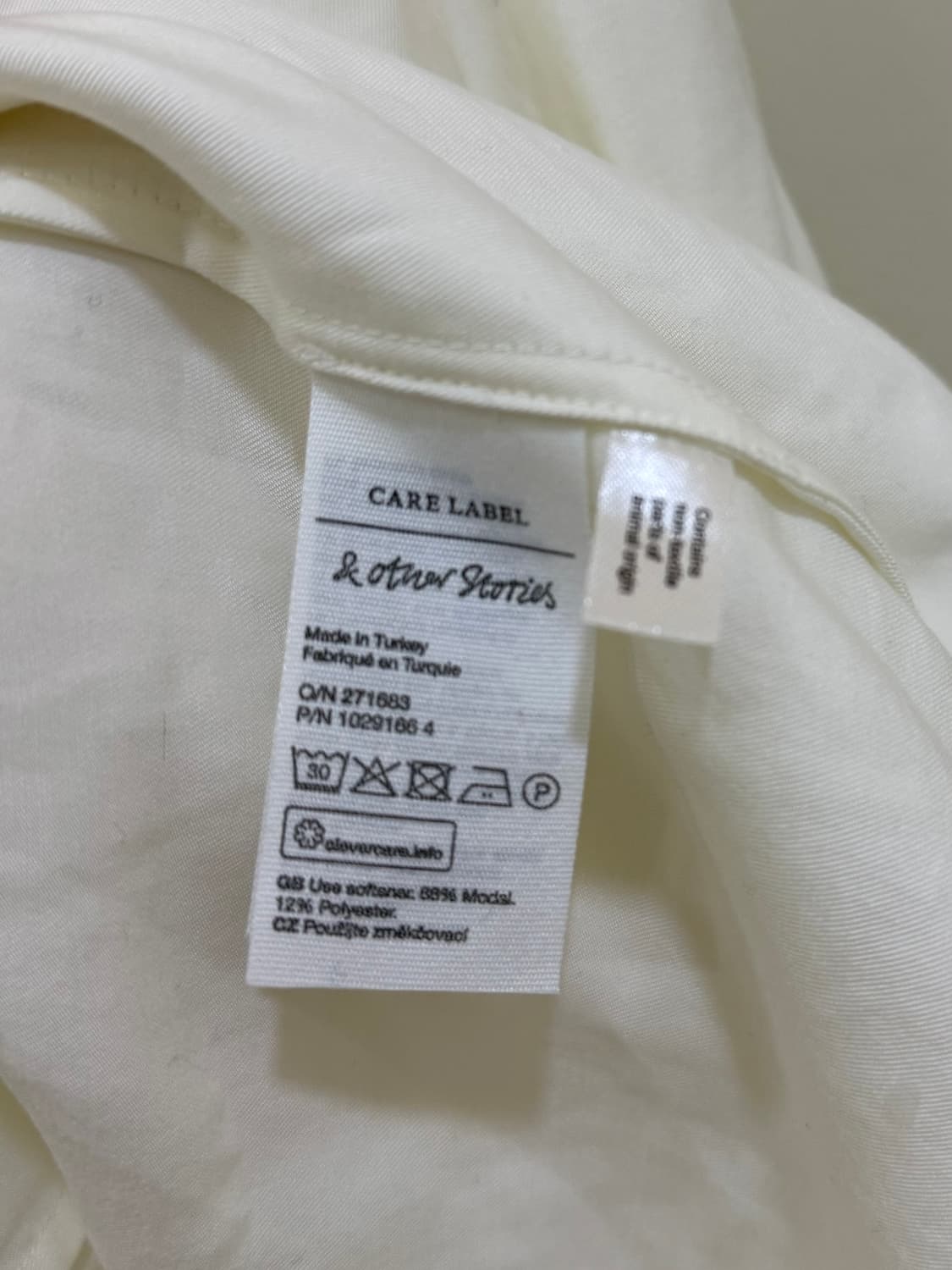 앤아더스토리즈 화이트 셔츠 정품 상품이미지5