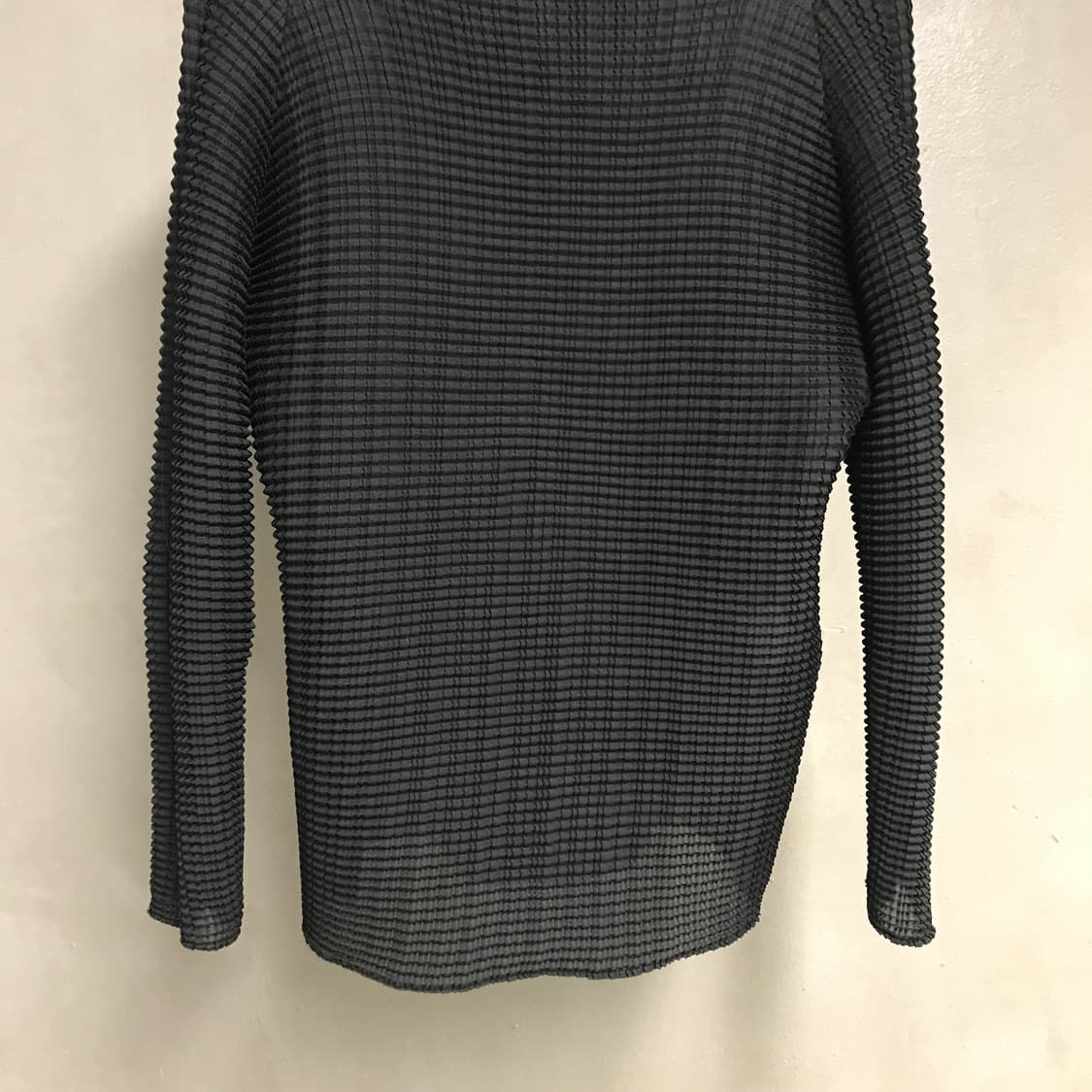 이세이 미야케 롱 슬리브 블랙 2(W) 상품이미지3