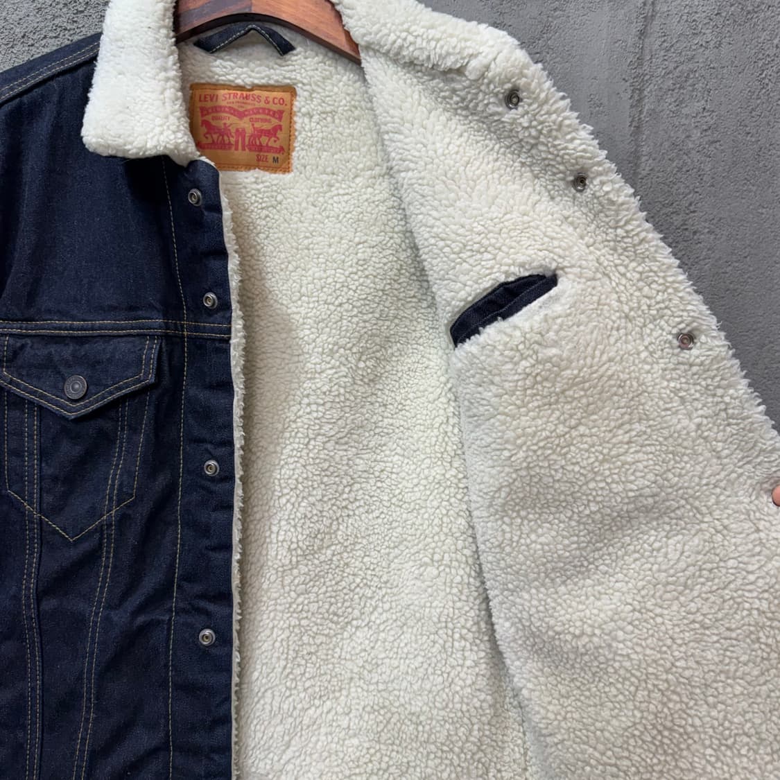 리바이스 딥인디고 쉐르파 트러커 자켓 (M) 상품이미지4