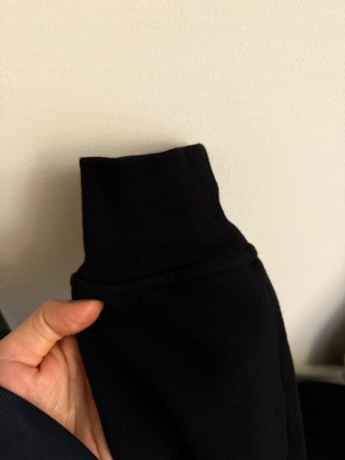 비비안웨스트우드 러기드 블랙 후드집업 상품이미지4