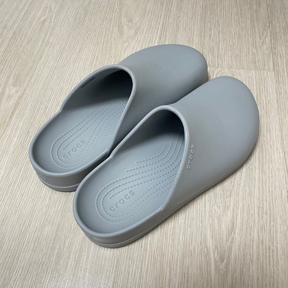 크록스/ 딜런 라이트그레이/ 270 상품이미지2