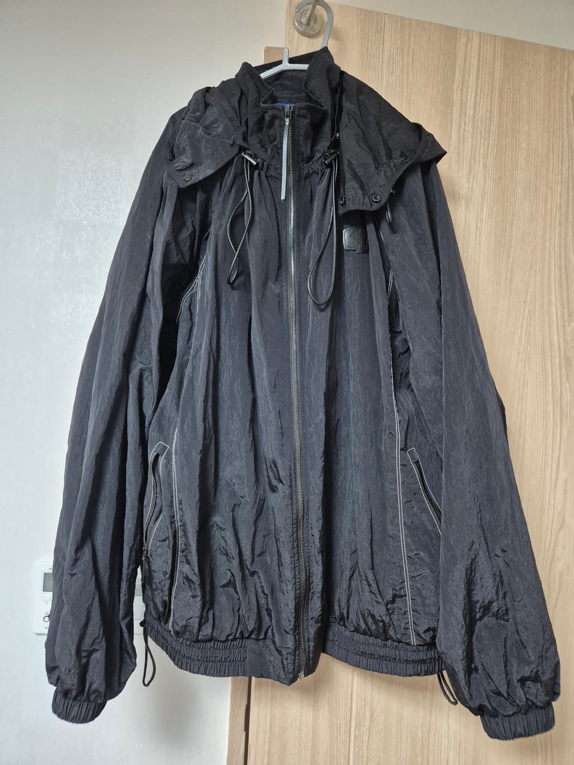 아더에러 스컬프처 트랙 집업  상품이미지3