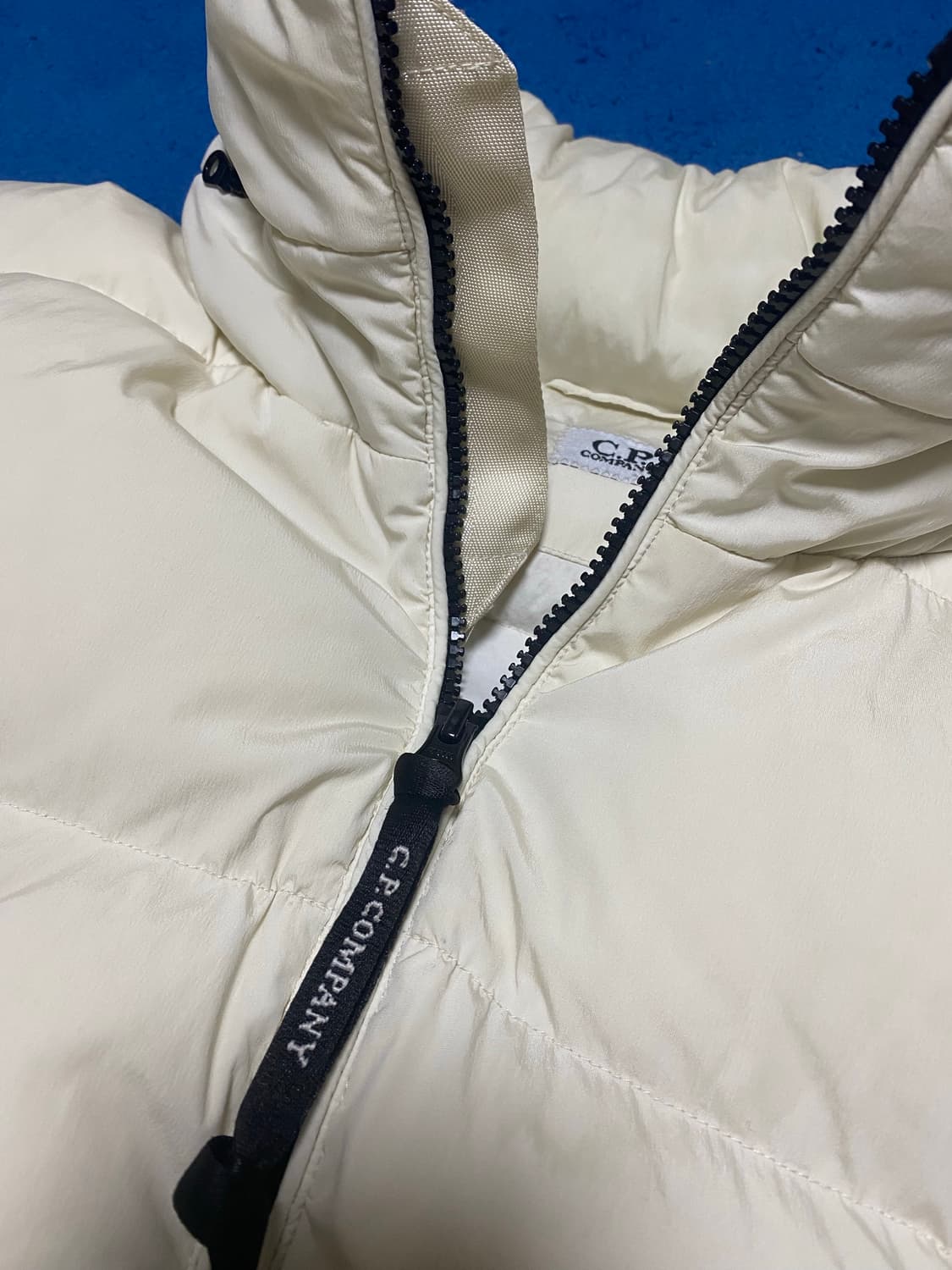[정품] 새상품급 cp컴퍼니 nycra 패딩 자켓 상품이미지3