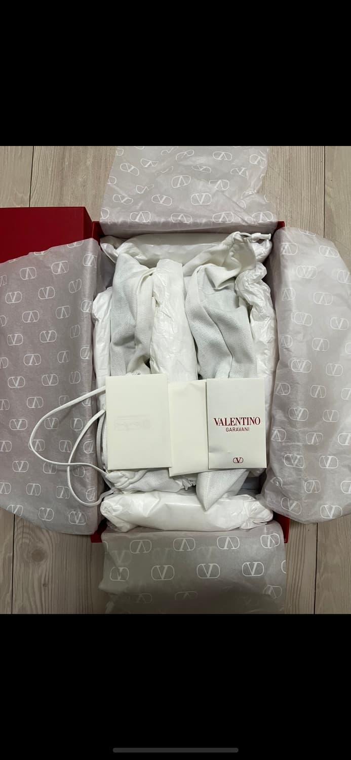 발렌티노 락스터드 플랫 샌들 250mm 상품이미지8