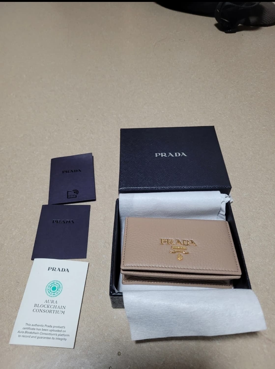 프라다 카드지갑 베이지(새상품) 상품이미지1