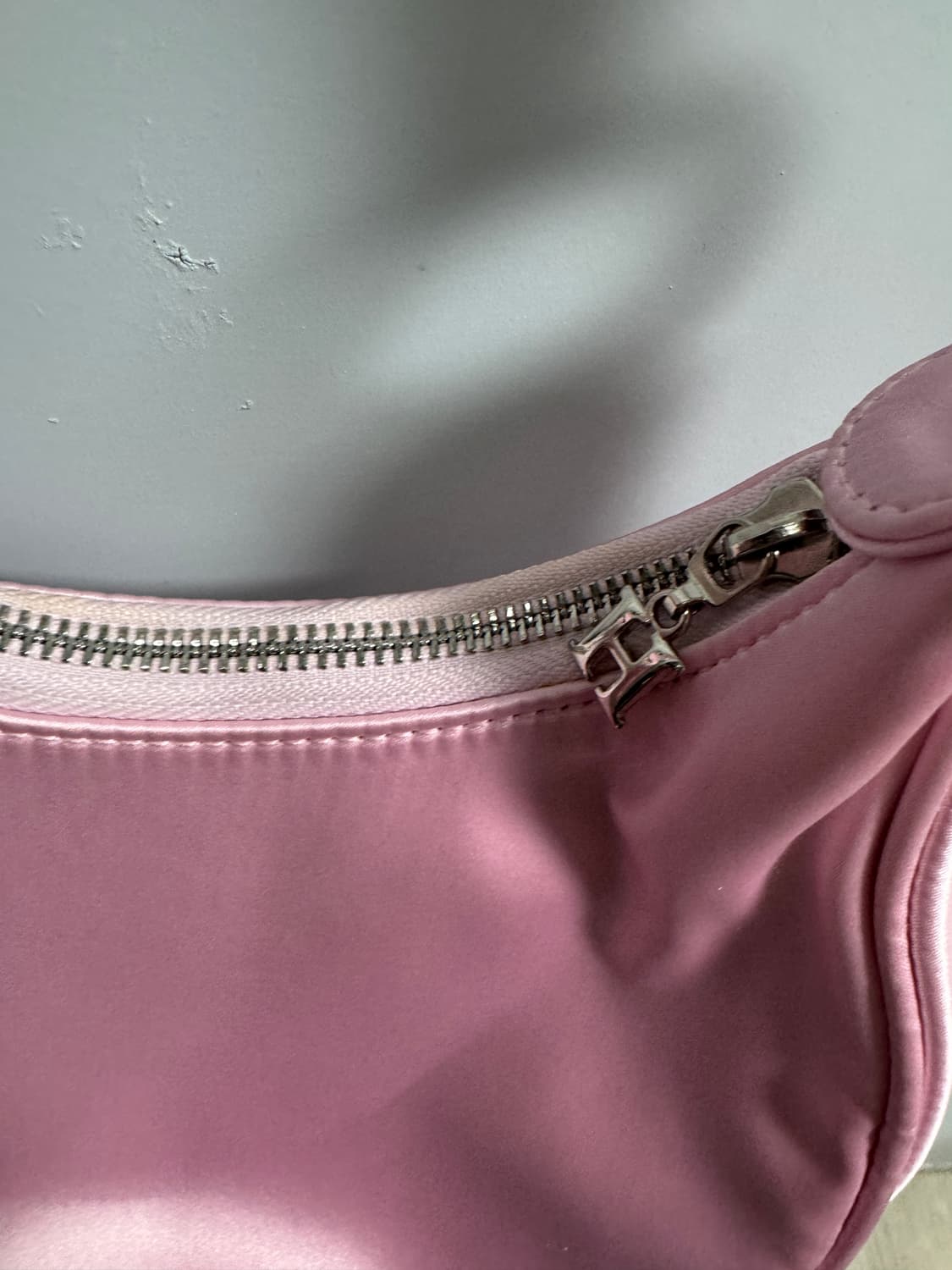 더미스테리어스 호텔 하프문 새틴백 핑크 히메갸루 리즈리사깔 상품이미지5