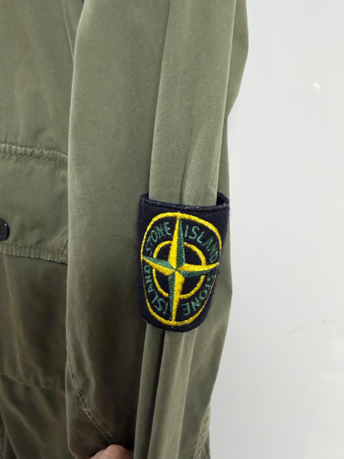 급처 새상품급 스톤아일랜드 셔츠자켓 카키 M 상품이미지3