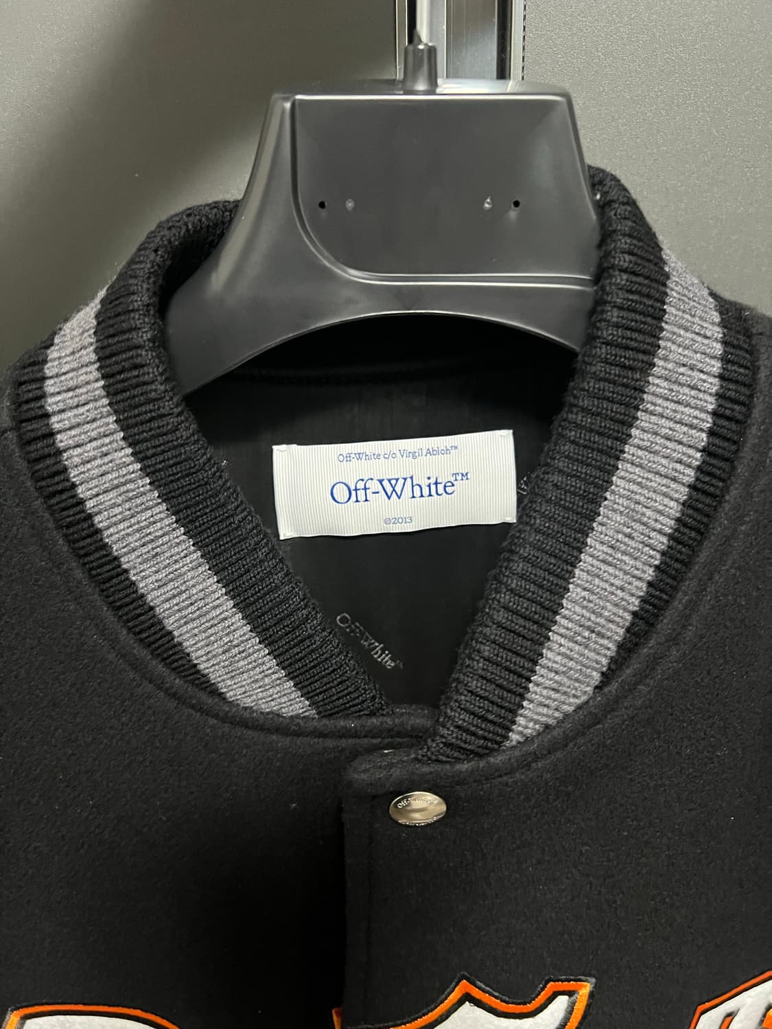 오프화이트 바시티 상품이미지3