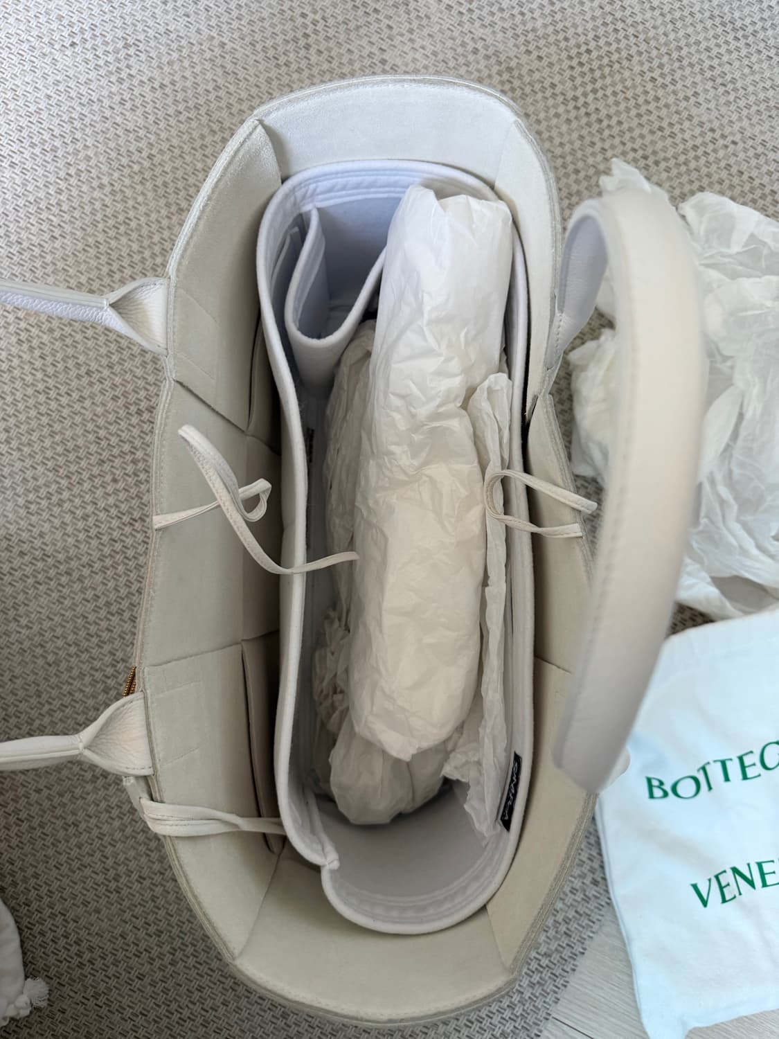 보테가 베네타 아르코 토트 미디엄 상품이미지8