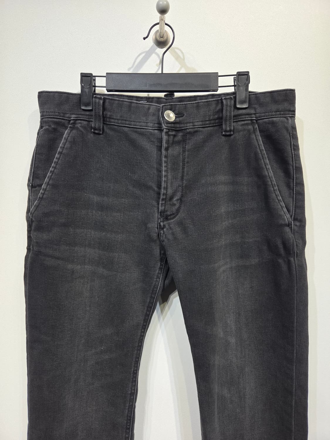 시리즈(series;) 힙스터 핏 블랙 워싱 데님 팬츠 상품이미지3