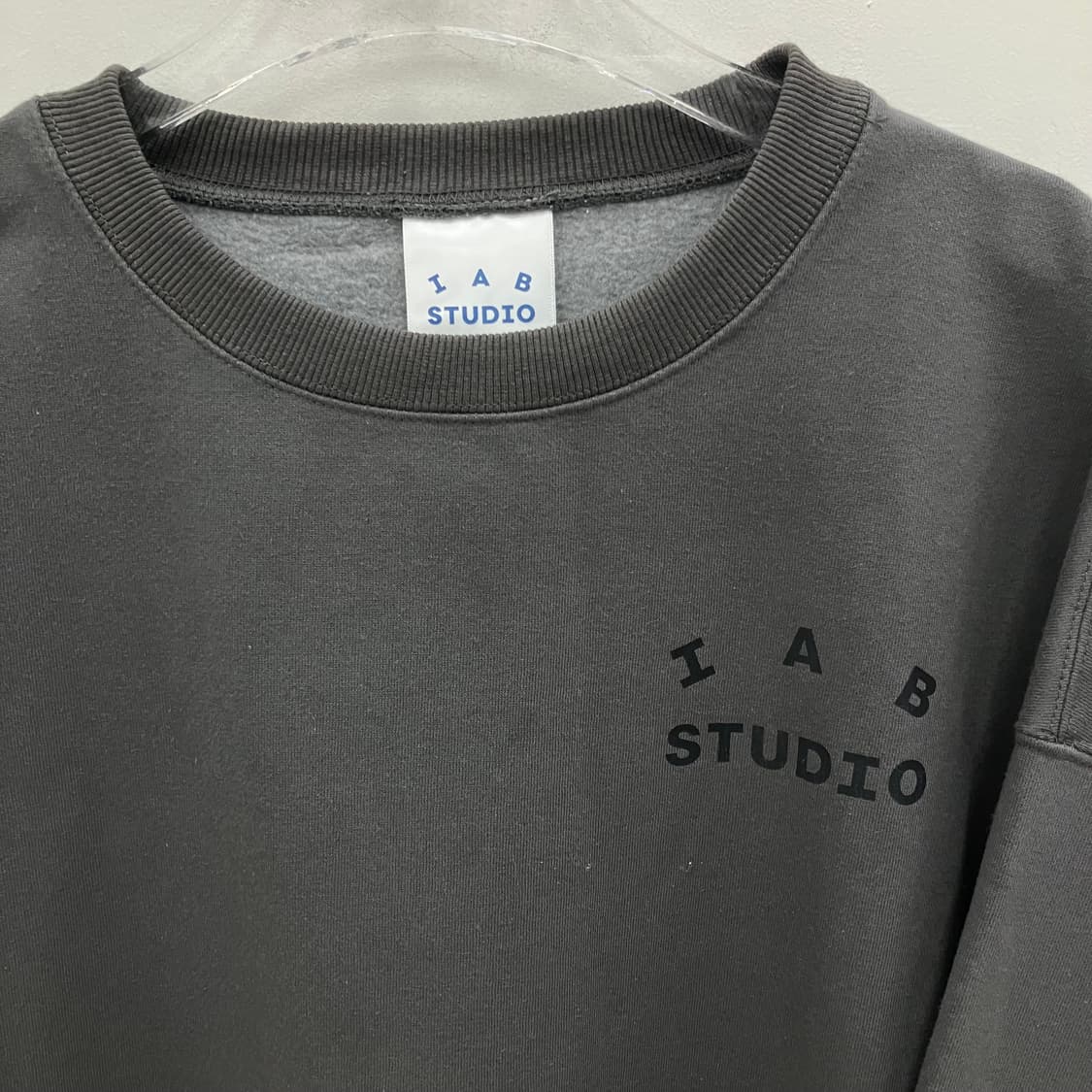 아이앱 스튜디오 차콜 스웨트셔츠 XL 상품이미지4